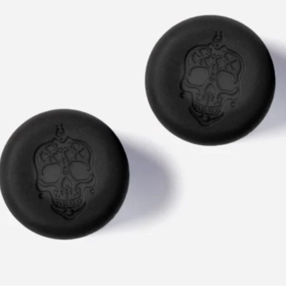 BrüMate Black Era Tumbler 30oz w/ matching magnetic straw covers - Picture 4 of 4